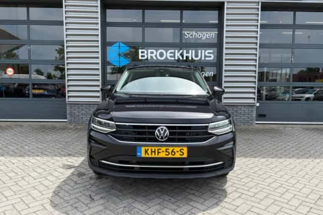 Volkswagen Tiguan (2022) thumbnail 3