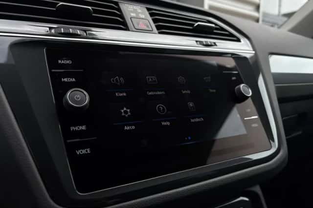 Volkswagen Tiguan (2022) thumbnail 24
