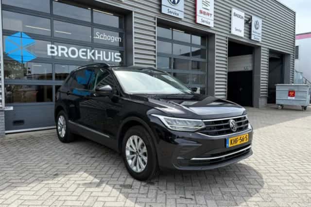 Volkswagen Tiguan (2022) thumbnail 4
