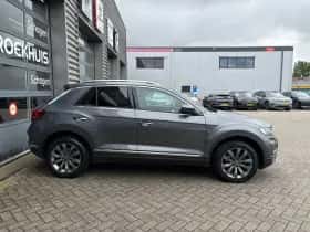 Volkswagen T-Roc (2022) thumbnail 5
