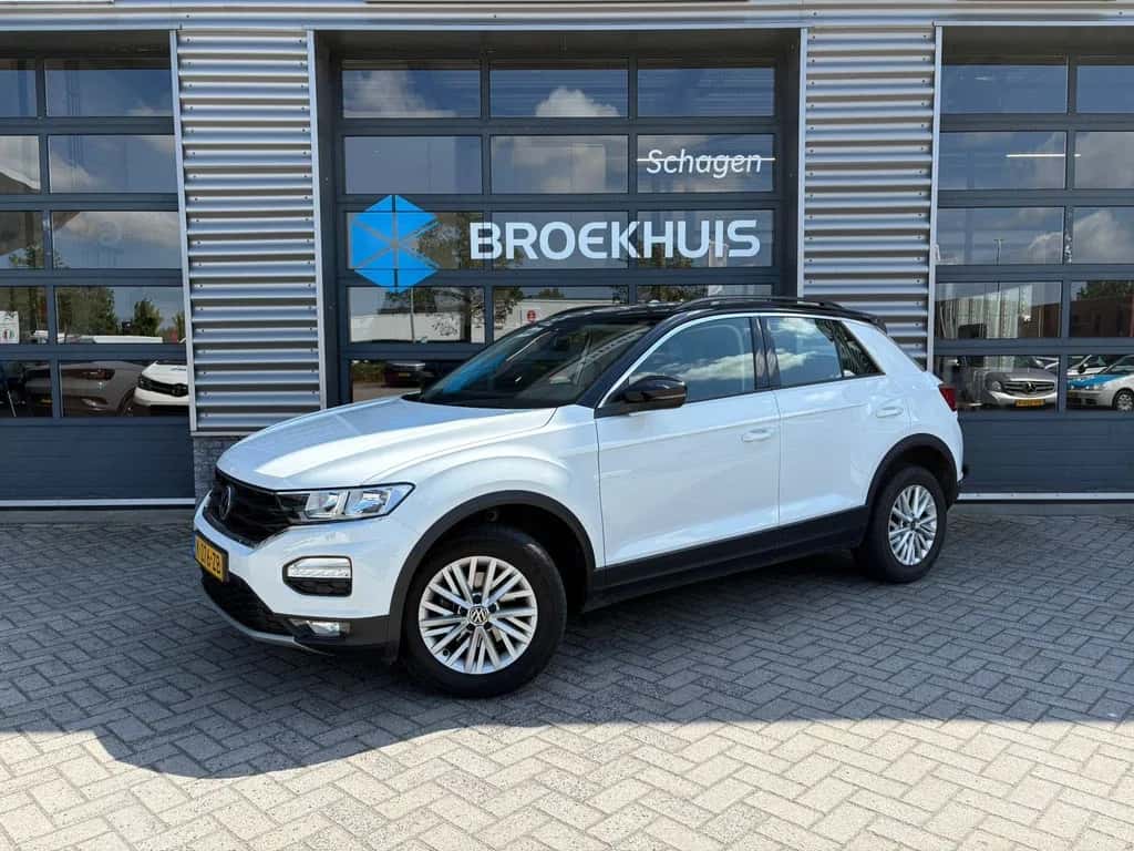 Volkswagen T-Roc (2021) — foto 1