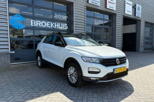 Volkswagen T-Roc (2021) thumbnail 2