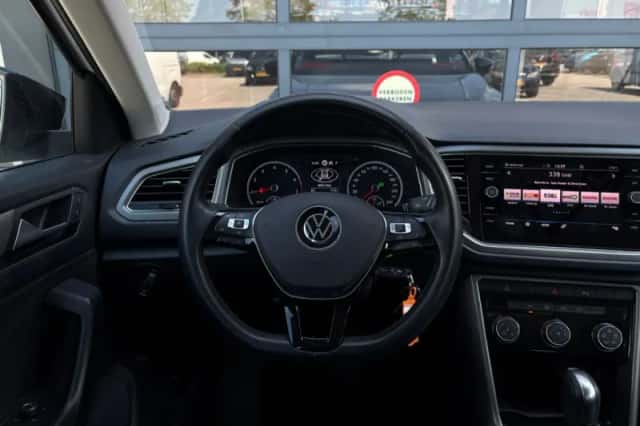 Volkswagen T-Roc (2021) thumbnail 11