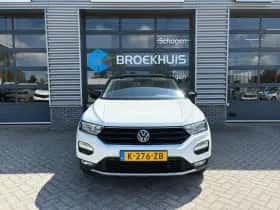 Volkswagen T-Roc (2021) thumbnail 3