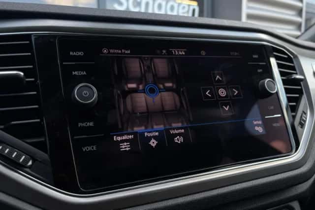 Volkswagen T-Roc (2021) thumbnail 26