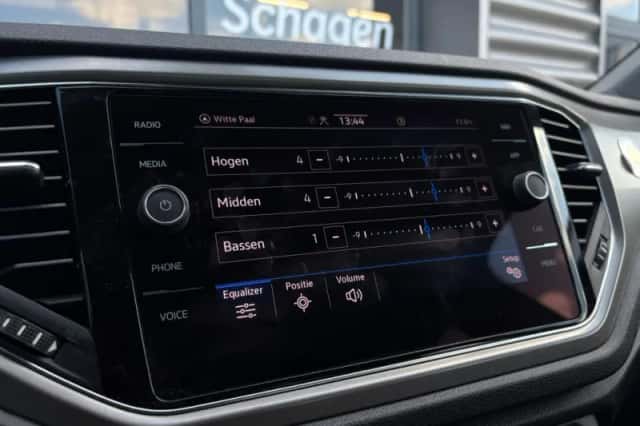 Volkswagen T-Roc (2021) thumbnail 27