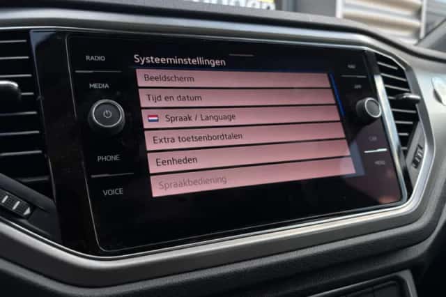 Volkswagen T-Roc (2021) thumbnail 30