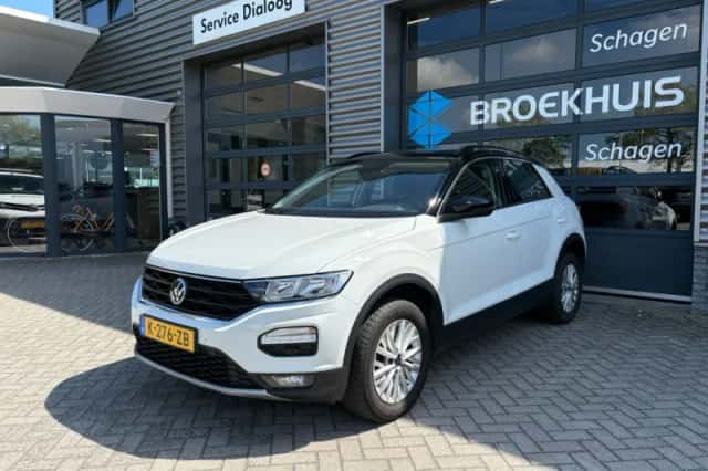 Volkswagen T-Roc (2021) thumbnail 4