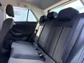 Volkswagen T-Roc (2021) thumbnail 31