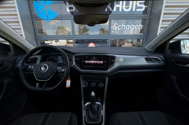 Volkswagen T-Roc (2021) thumbnail 33