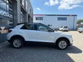 Volkswagen T-Roc (2021) thumbnail 5