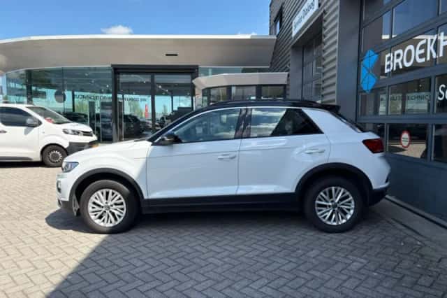Volkswagen T-Roc (2021) thumbnail 6