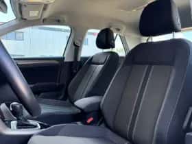 Volkswagen T-Roc (2021) thumbnail 10