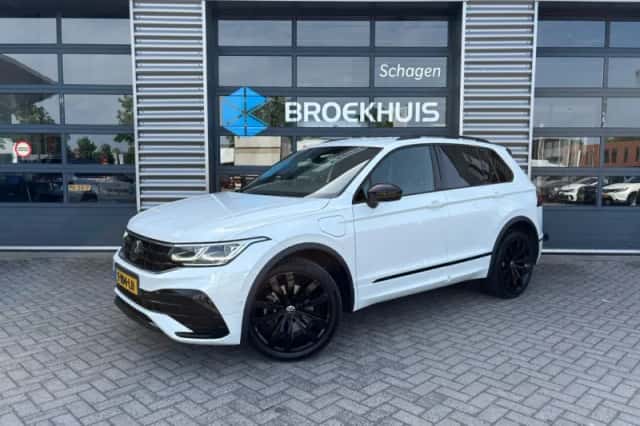 Volkswagen Tiguan (2023) thumbnail 1