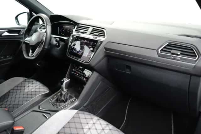 Volkswagen Tiguan (2023) thumbnail 11