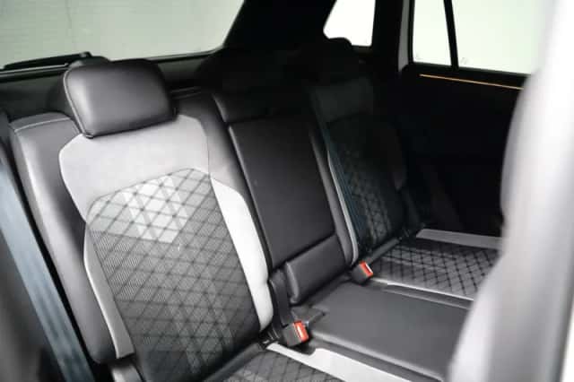 Volkswagen Tiguan (2023) thumbnail 12