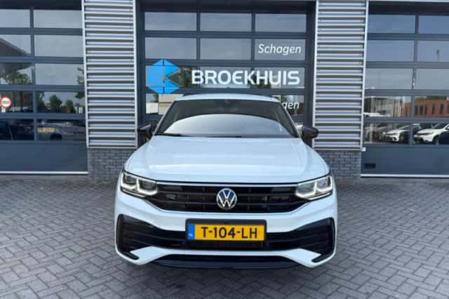 Volkswagen Tiguan (2023) thumbnail 3
