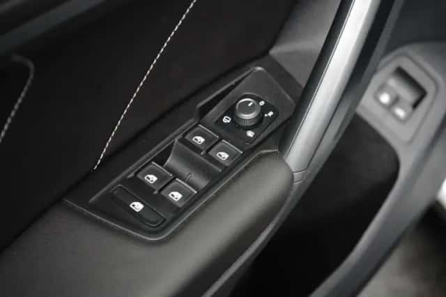 Volkswagen Tiguan (2023) thumbnail 23