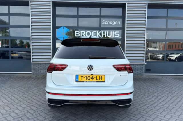 Volkswagen Tiguan (2023) thumbnail 8