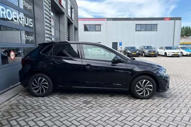Volkswagen Polo (2023) thumbnail 5
