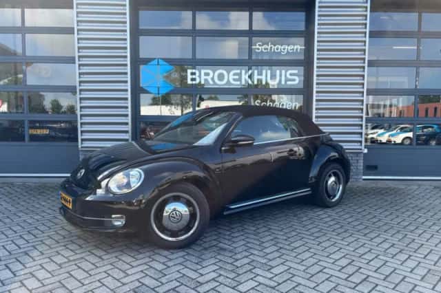 Volkswagen Beetle (2014) thumbnail 2
