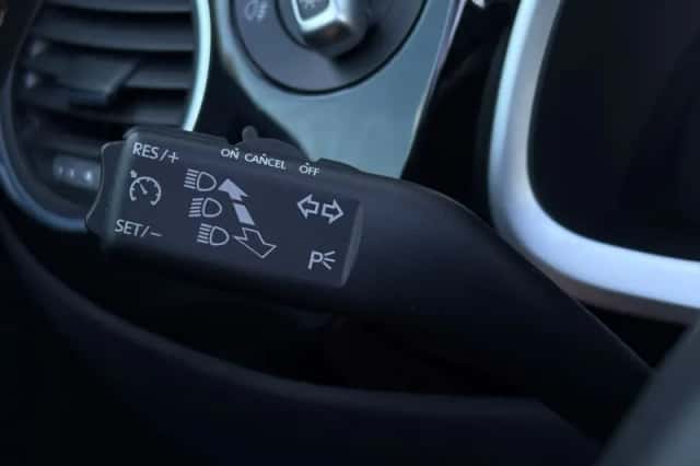 Volkswagen Beetle (2014) thumbnail 17