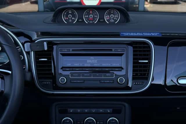 Volkswagen Beetle (2014) thumbnail 22