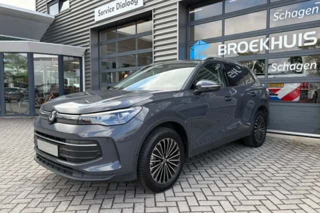 Volkswagen Tiguan (2025) thumbnail 2