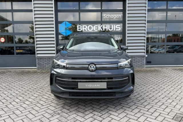Volkswagen Tiguan (2025) thumbnail 3