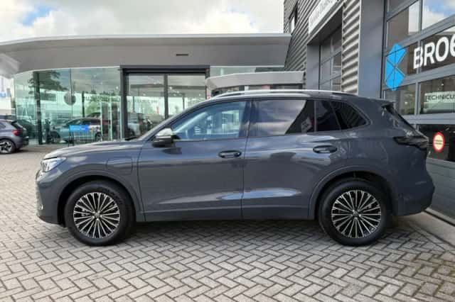 Volkswagen Tiguan (2025) thumbnail 6