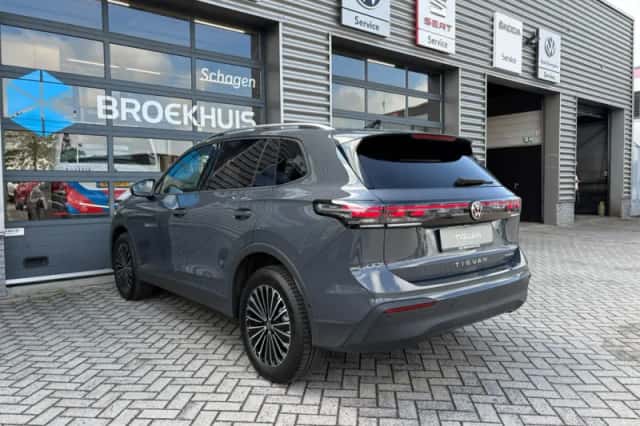 Volkswagen Tiguan (2025) thumbnail 9