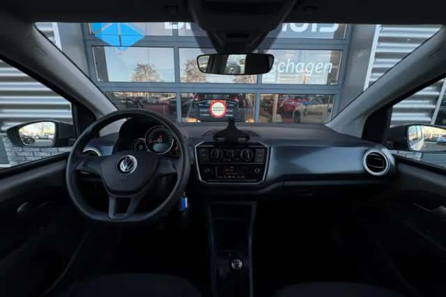 Volkswagen Up! (2019) thumbnail 11