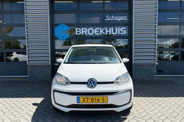 Volkswagen Up! (2019) thumbnail 3