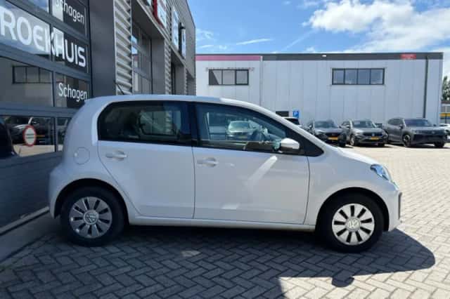 Volkswagen Up! (2019) thumbnail 5