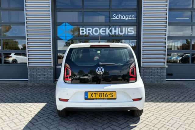 Volkswagen Up! (2019) thumbnail 8