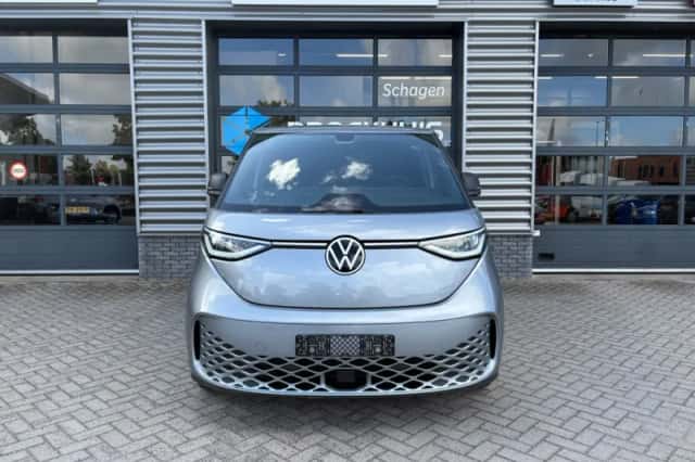 Volkswagen ID. Buzz (2024) thumbnail 3