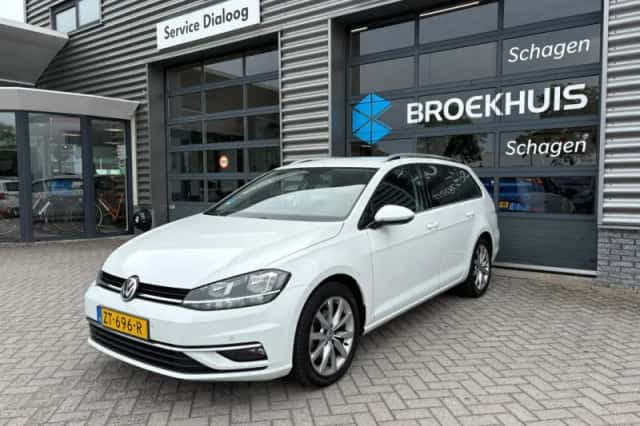 Volkswagen Golf (2019) thumbnail 2