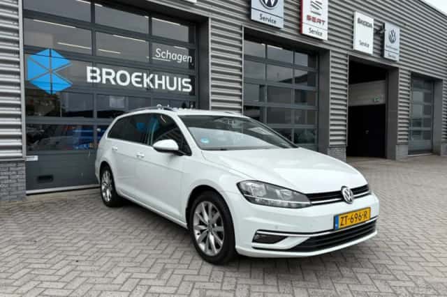 Volkswagen Golf (2019) thumbnail 4