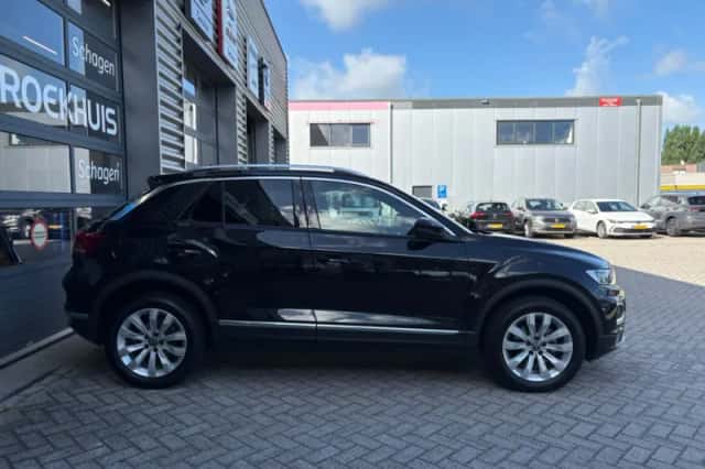 Volkswagen T-Roc (2022) thumbnail 5