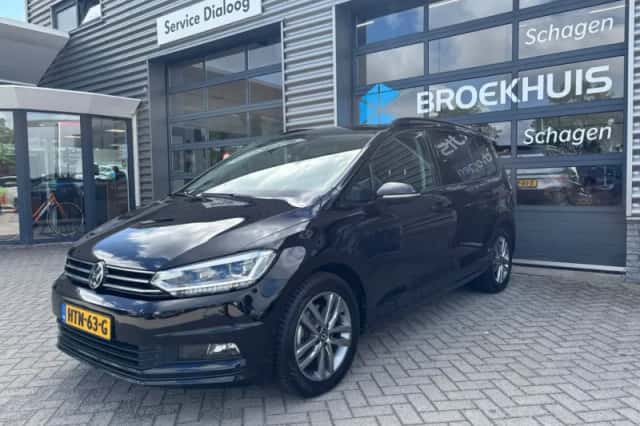 Volkswagen Touran (2024) thumbnail 2