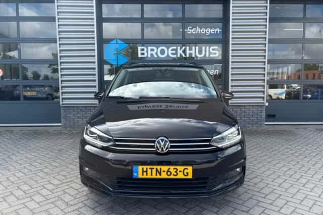 Volkswagen Touran (2024) thumbnail 3