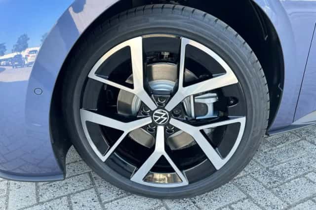 Volkswagen ID.3 (2023) thumbnail 2