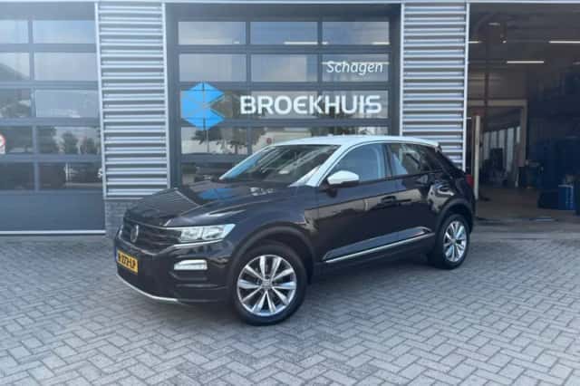 Volkswagen T-Roc (2019) thumbnail 1