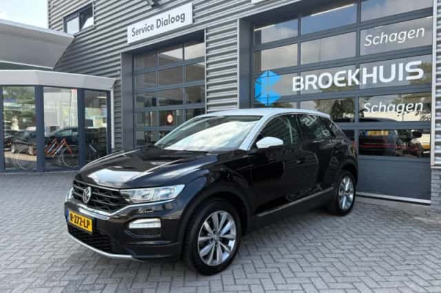 Volkswagen T-Roc (2019) thumbnail 2