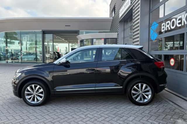 Volkswagen T-Roc (2019) thumbnail 6