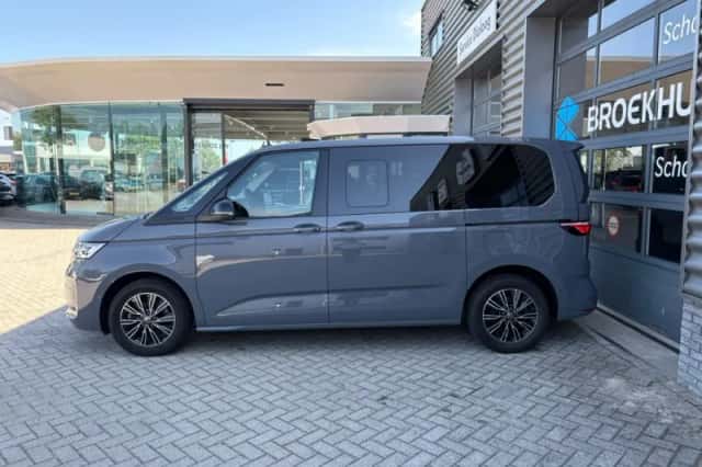 Volkswagen Multivan (2023) thumbnail 6