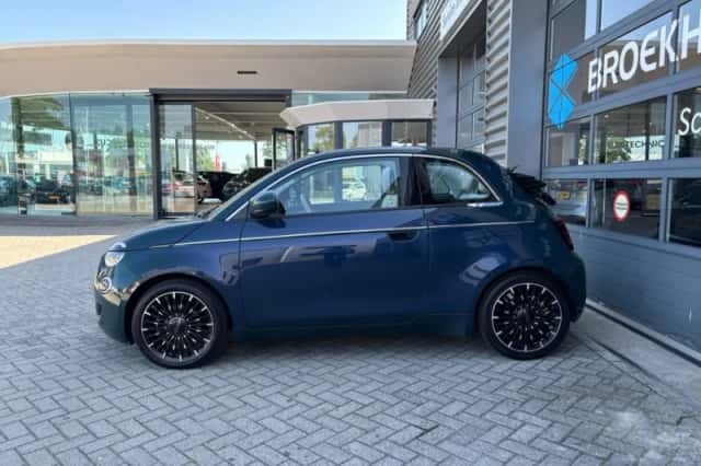 Fiat 500C (2023) thumbnail 6