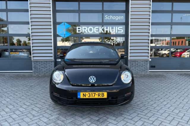 Volkswagen Beetle (2014) thumbnail 3