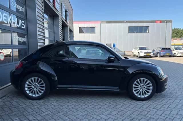 Volkswagen Beetle (2014) thumbnail 5