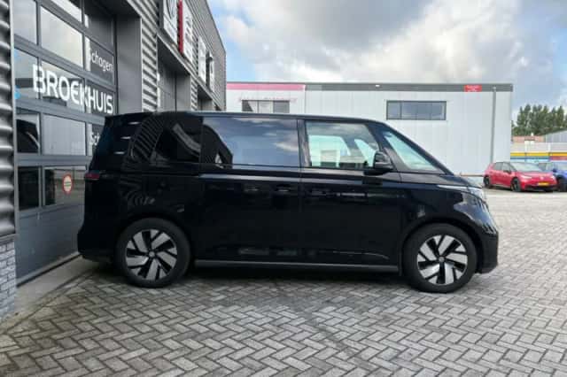 Volkswagen ID. Buzz (2023) thumbnail 5